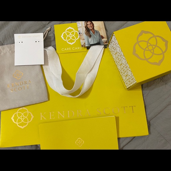Kendra Scott packaging - Picture 1 of 1